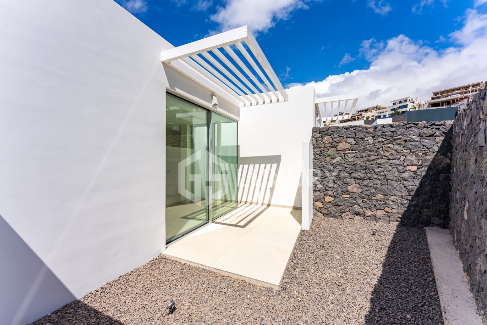 4 bedroom Villa for sale in Adeje with pool garage - € 1,980,000 (Ref: 9700045)