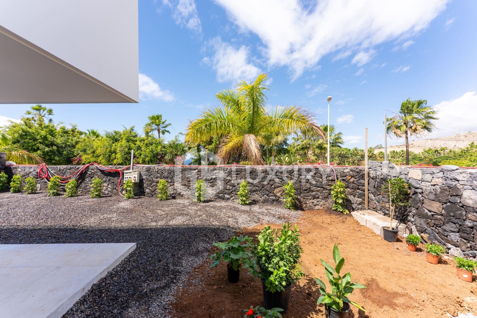 4 bedroom Villa for sale in Adeje with pool garage - € 1,980,000 (Ref: 9700045)