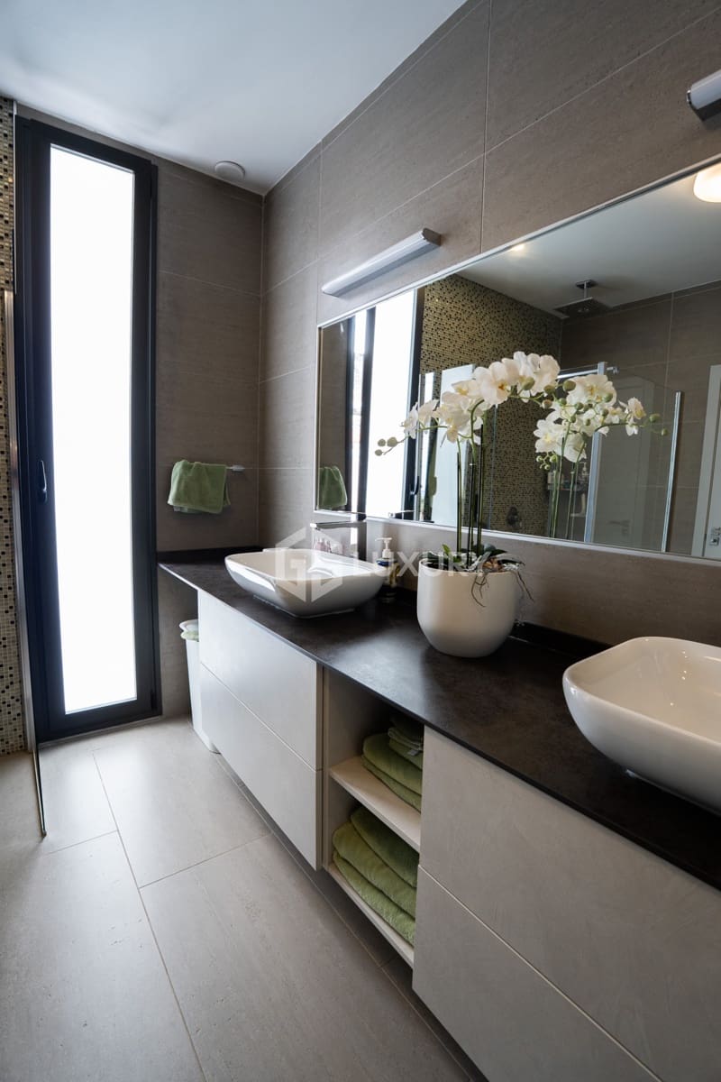 Chalet de 5 habitaciones en Adeje en venta con garaje - 2.650.000 € (Ref: 9708031)