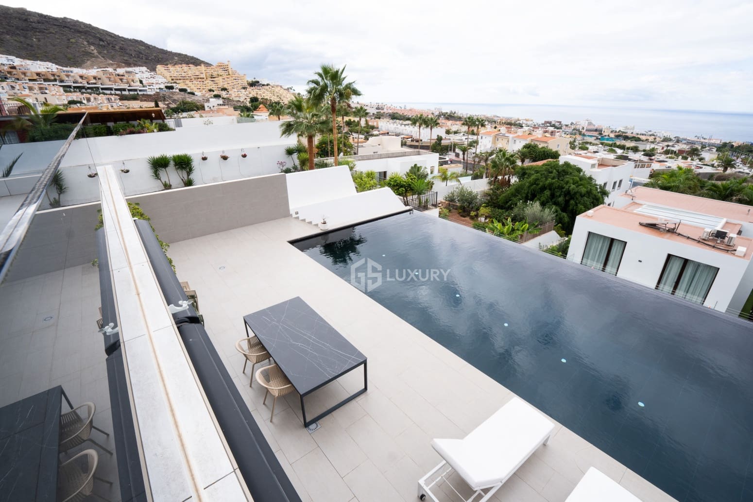 Chalet de 5 habitaciones en Adeje en venta con garaje - 2.650.000 € (Ref: 9708031)