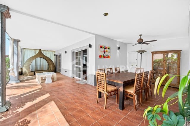 5 sypialnia Willa na sprzedaż w Los Cristianos, Arona z garażem - 1 790 000 € (Ref: 9708032)