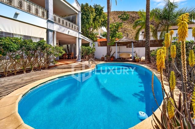 5 sypialnia Willa na sprzedaż w Los Cristianos, Arona z garażem - 1 790 000 € (Ref: 9708032)