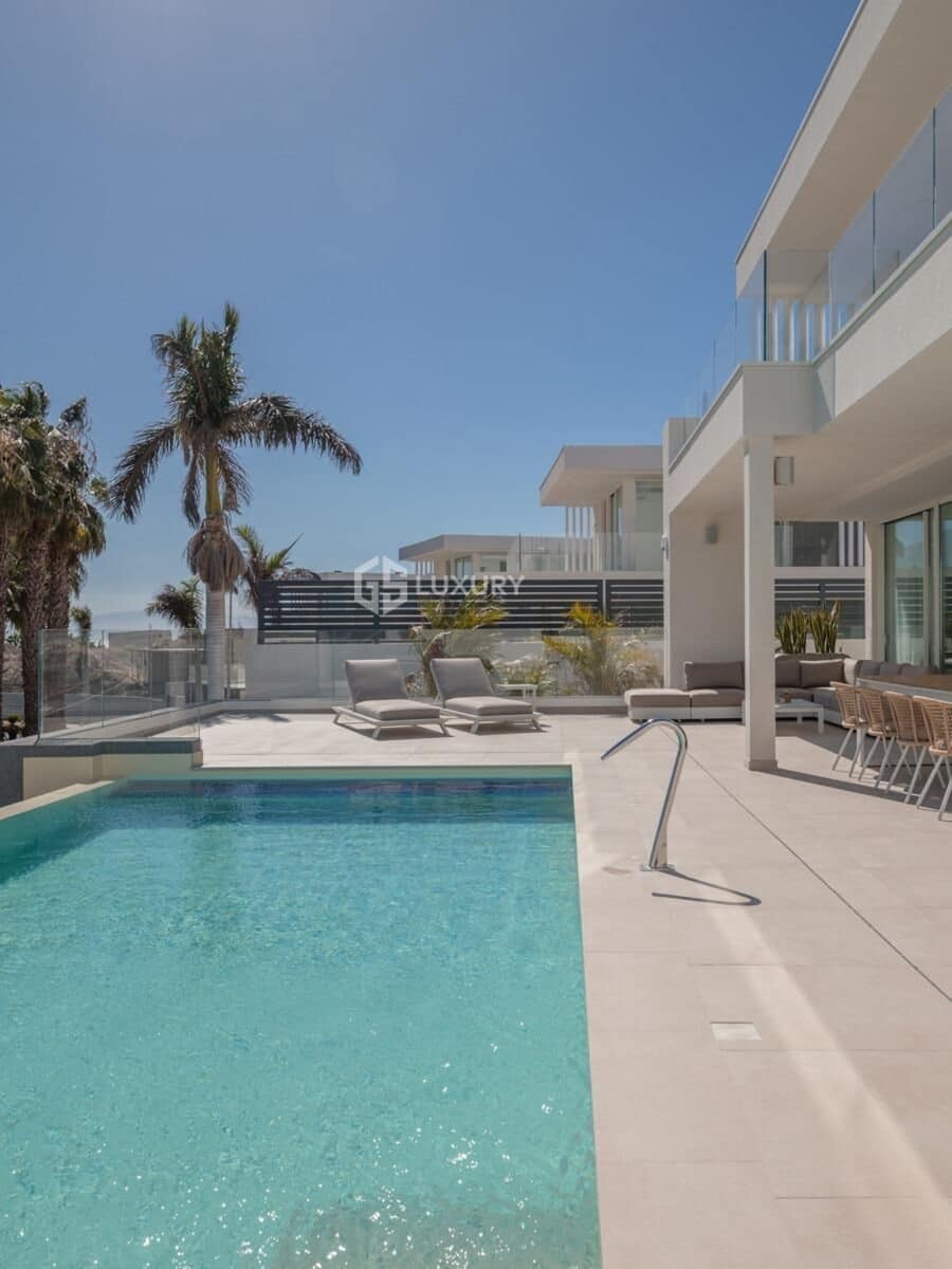 3 bedroom Villa for sale in Adeje with garage - € 1,912,900 (Ref: 9708033)