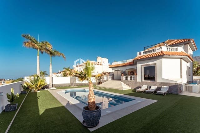 5 makuuhuone Huvila myytävänä paikassa Playa de Fañabé Alto, Adeje mukana 
autotalli - 1 850 000 € (Ref: 9708034)