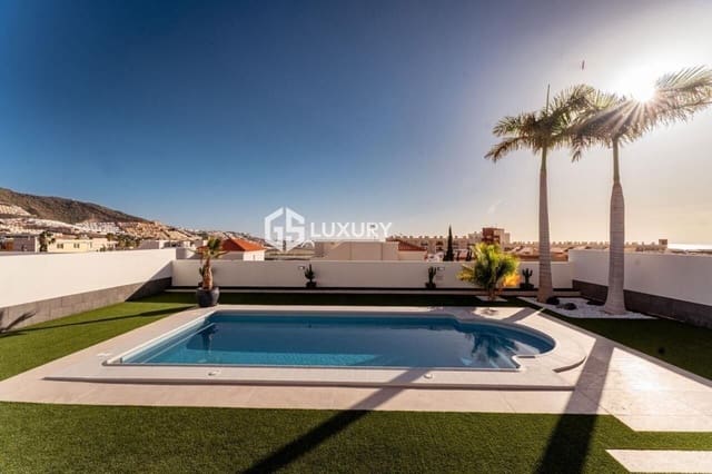 5 makuuhuone Huvila myytävänä paikassa Playa de Fañabé Alto, Adeje mukana 
autotalli - 1 850 000 € (Ref: 9708034)