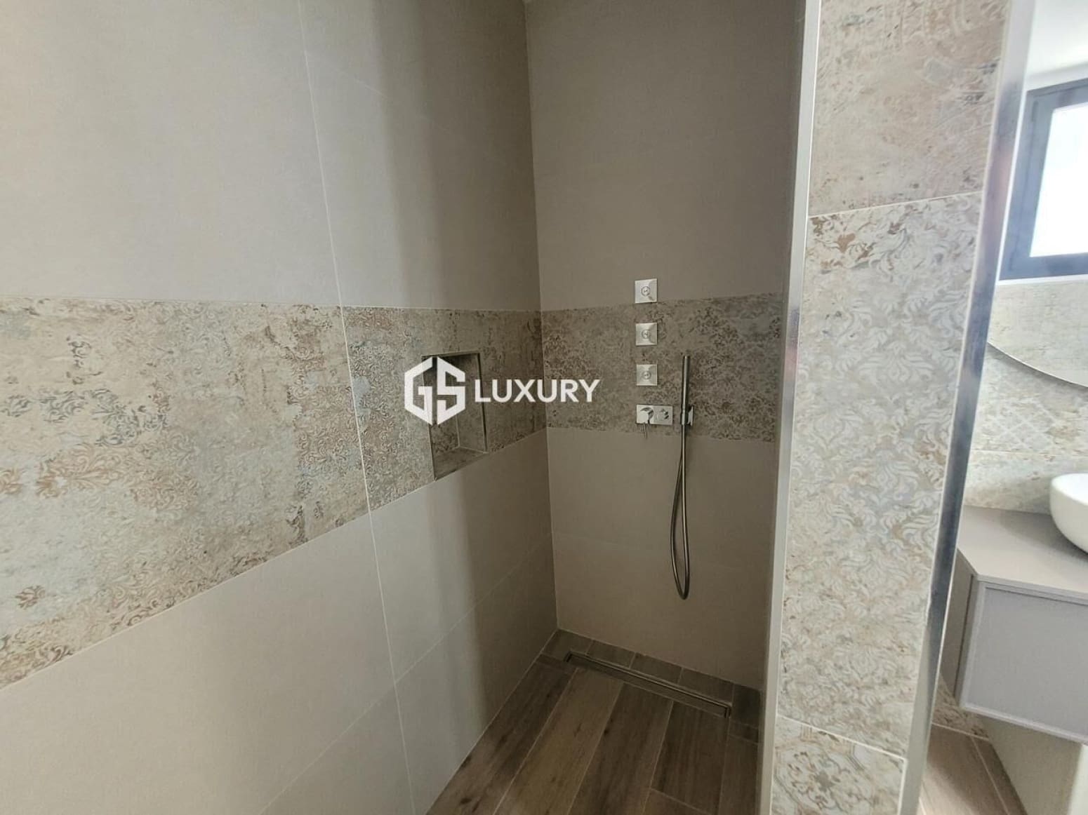 4 slaapkamer Villa te koop in Adeje met garage - € 1.950.000 (Ref: 9708035)