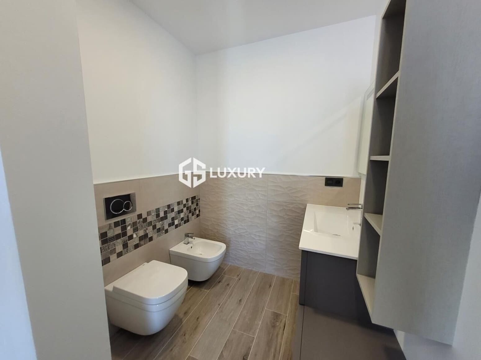 4 slaapkamer Villa te koop in Adeje met garage - € 1.950.000 (Ref: 9708035)