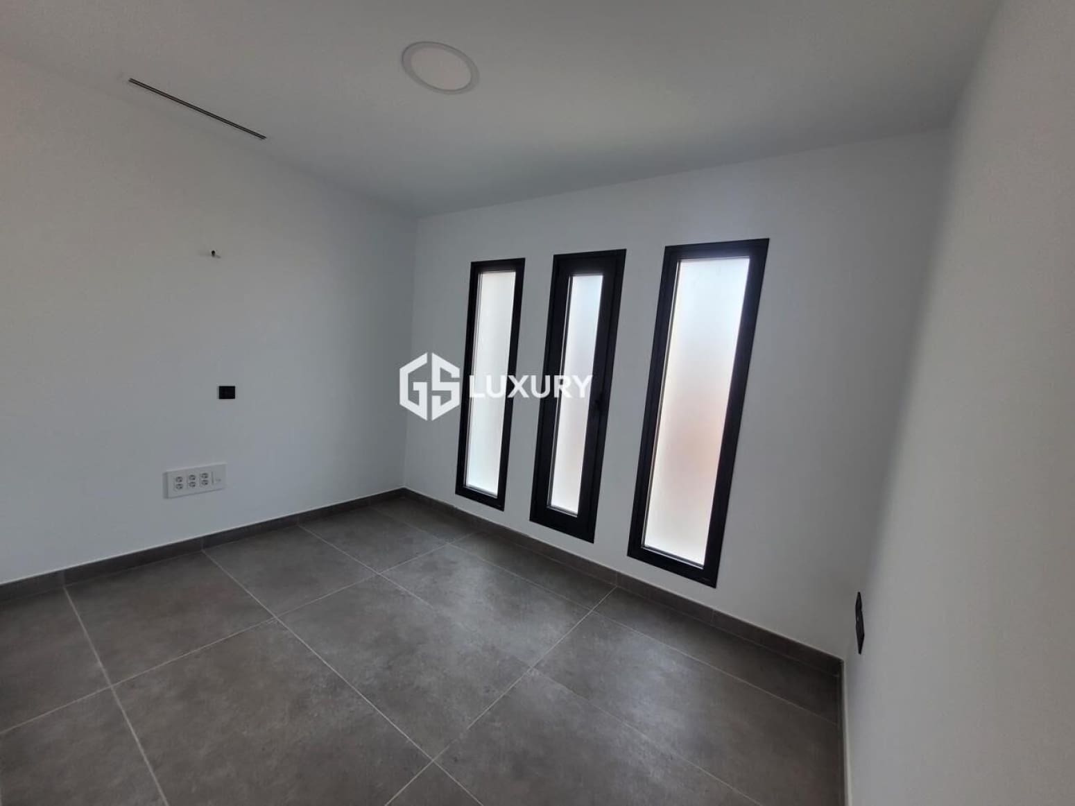 4 slaapkamer Villa te koop in Adeje met garage - € 1.950.000 (Ref: 9708035)