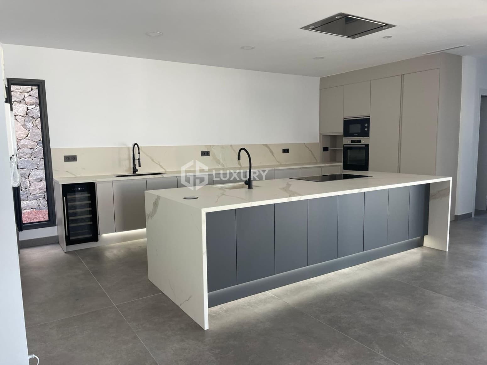 4 slaapkamer Villa te koop in Adeje met garage - € 1.950.000 (Ref: 9708035)