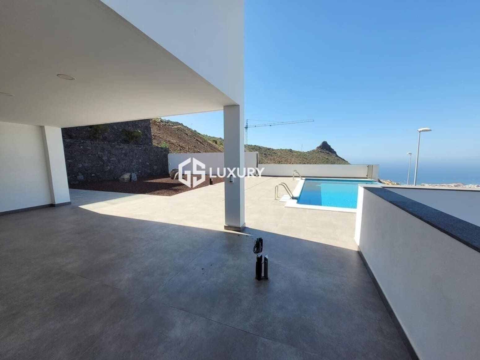 4 slaapkamer Villa te koop in Adeje met garage - € 1.950.000 (Ref: 9708035)