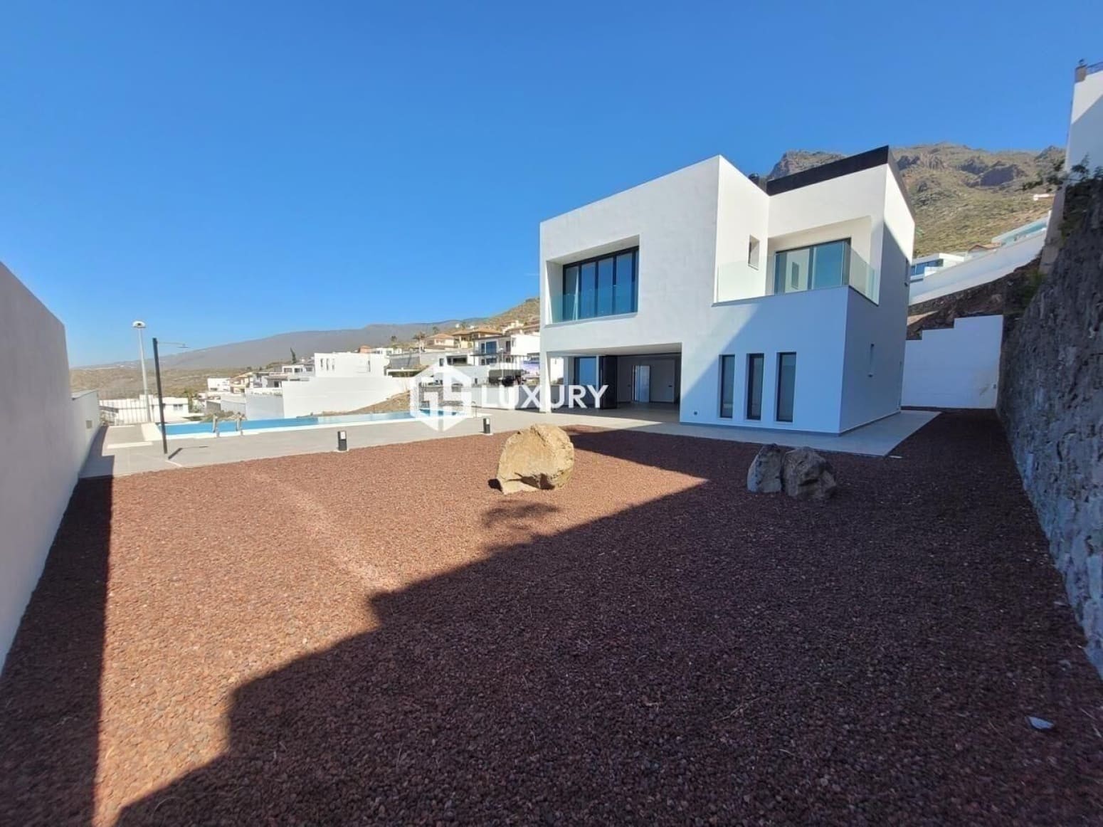 4 slaapkamer Villa te koop in Adeje met garage - € 1.950.000 (Ref: 9708035)