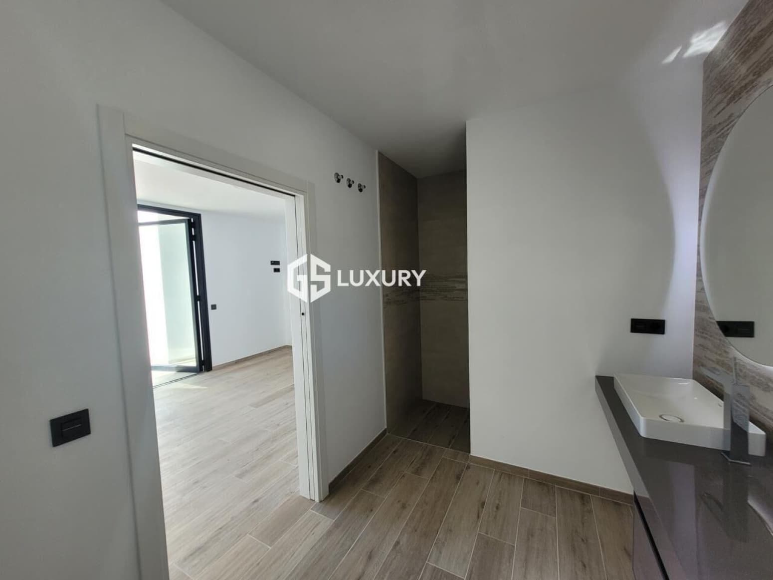 4 Zimmer Villa zu verkaufen in Adeje mit Garage - 1.950.000 € (Ref: 9708035)