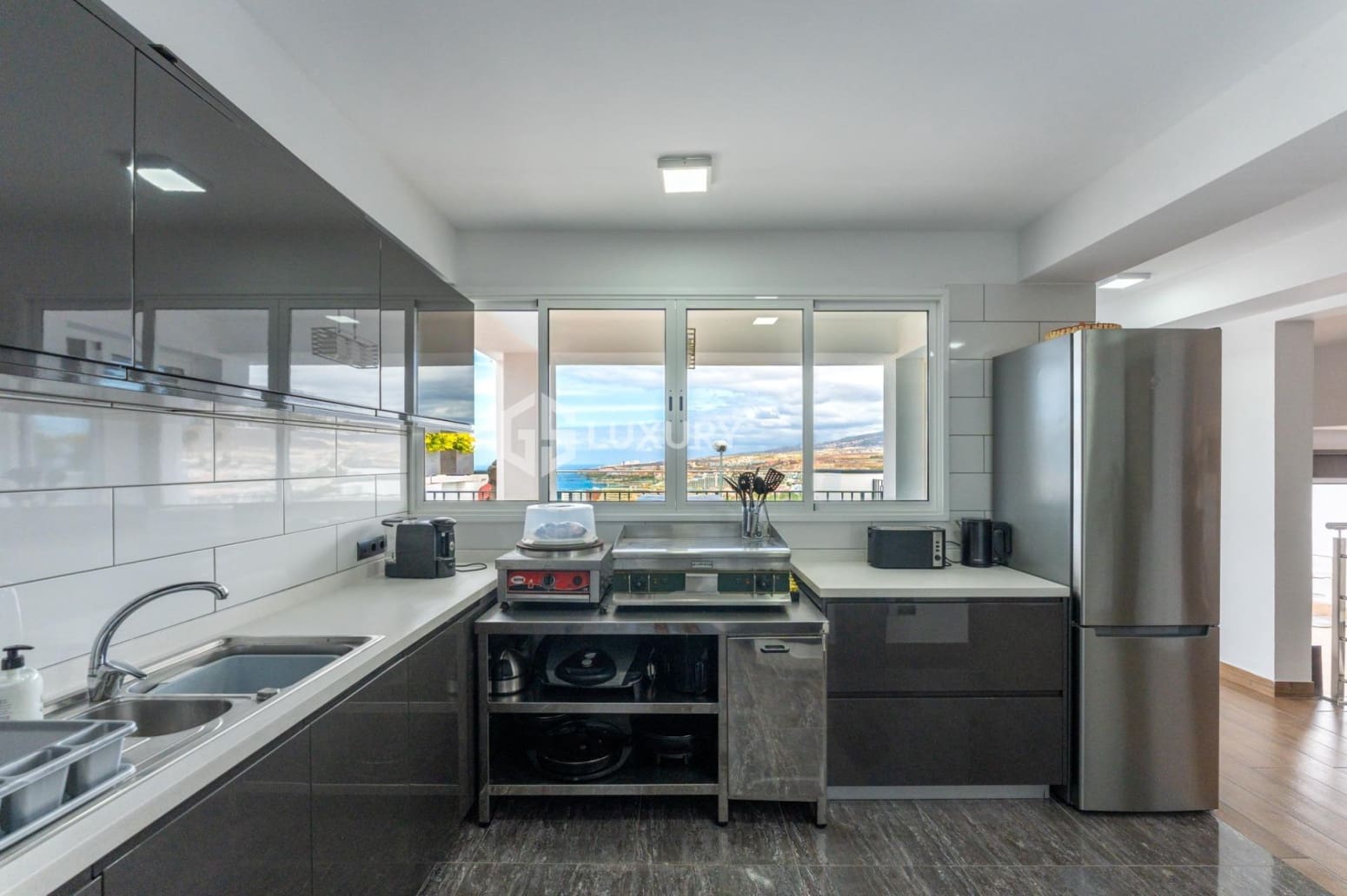 Chalet de 7 habitaciones en Adeje en venta con garaje - 1.995.000 € (Ref: 9708036)