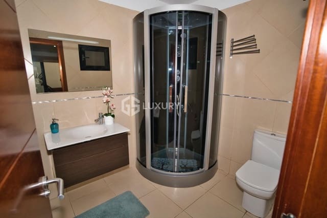 4 camera da letto Villa da affittare in San Eugenio Alto, Adeje con piscina garage - 8.000 € (Rif: 9708037)