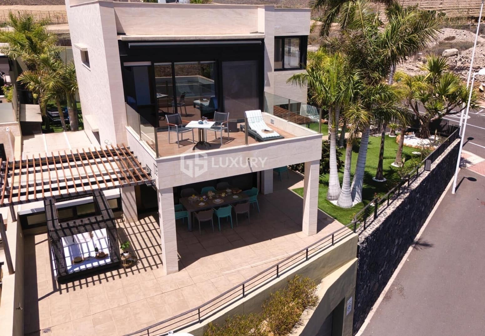 4 camera da letto Villa da affittare in Adeje con garage - 8.000 € (Rif: 9708037)