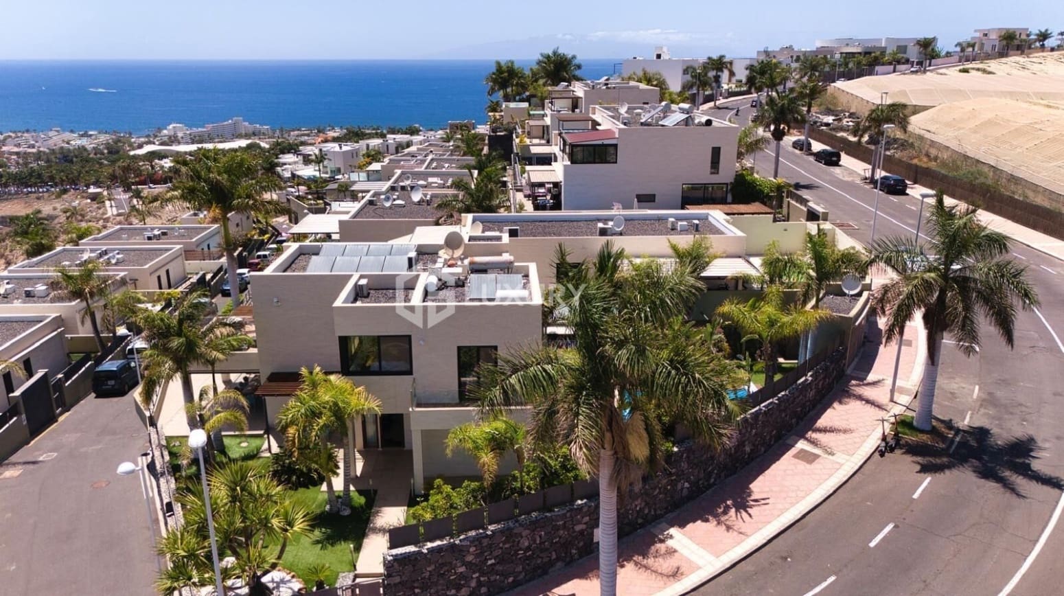 4 camera da letto Villa da affittare in Adeje con garage - 8.000 € (Rif: 9708037)