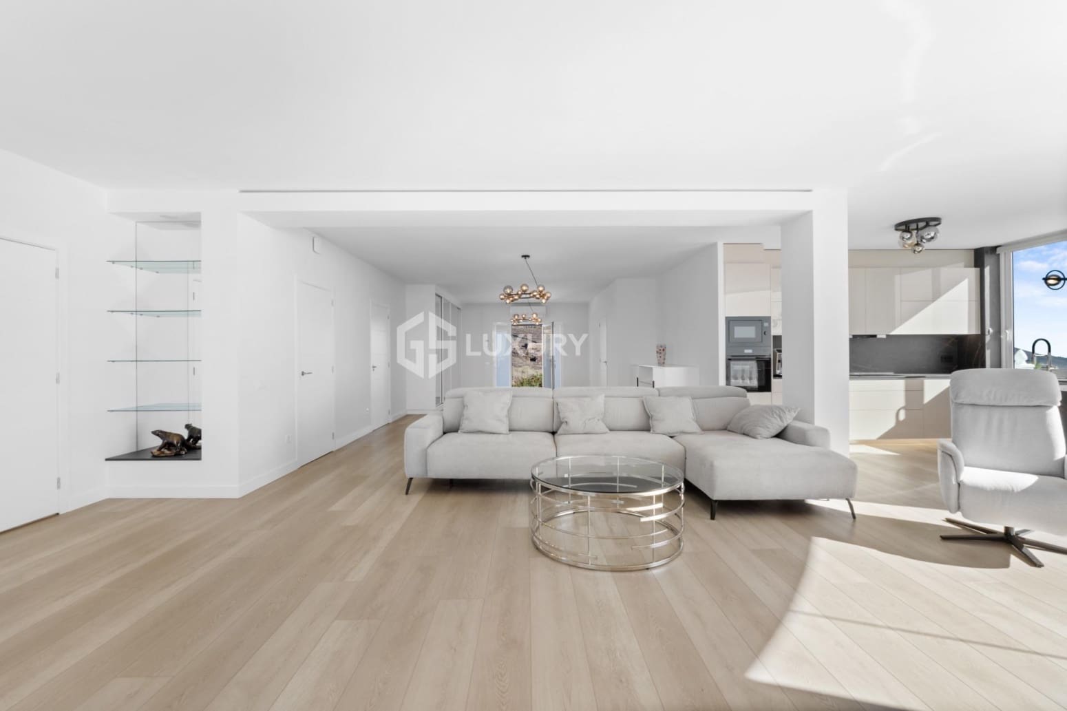 5 bedroom Villa for sale in San Miguel de Abona with garage - € 1,950,000 (Ref: 9708038)