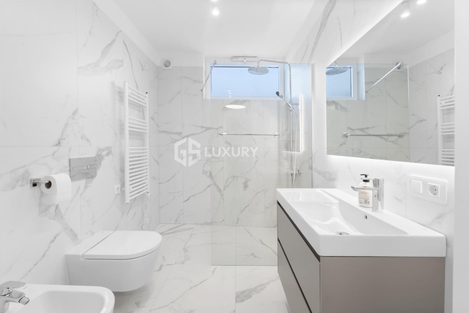 5 bedroom Villa for sale in San Miguel de Abona with garage - € 1,950,000 (Ref: 9708038)