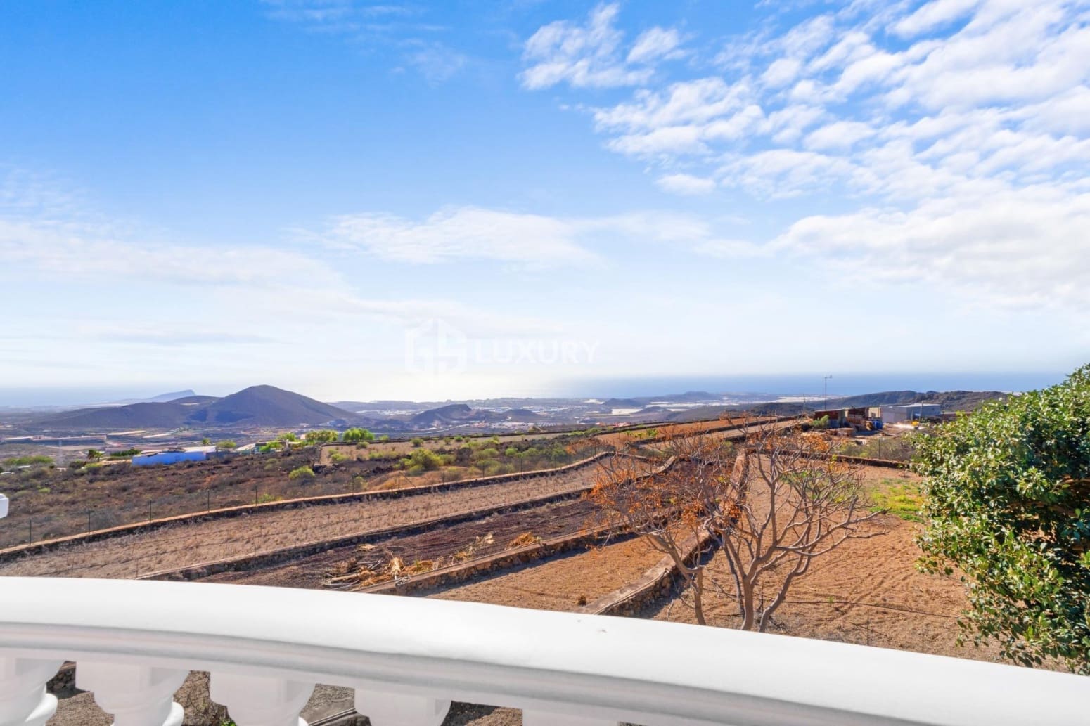 5 bedroom Villa for sale in San Miguel de Abona with garage - € 1,950,000 (Ref: 9708038)