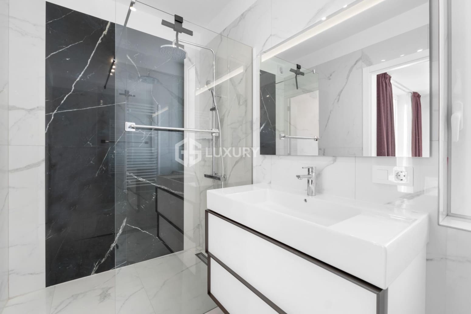 5 bedroom Villa for sale in San Miguel de Abona with garage - € 1,950,000 (Ref: 9708038)