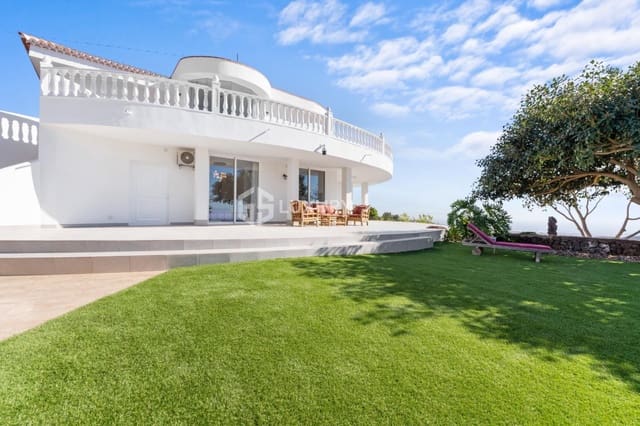 5 bedroom Villa for sale in El Roque, San Miguel de Abona with garage - € 1,950,000 (Ref: 9708038)