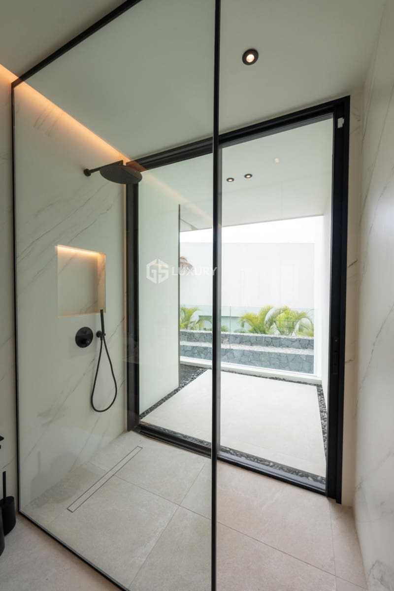 4 slaapkamer Villa te koop in Guia de Isora met garage - € 4.290.000 (Ref: 9730531)