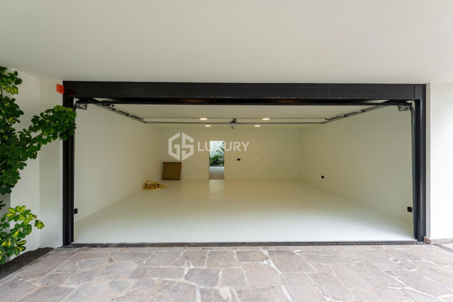 4 slaapkamer Villa te koop in Guia de Isora met garage - € 4.290.000 (Ref: 9730531)