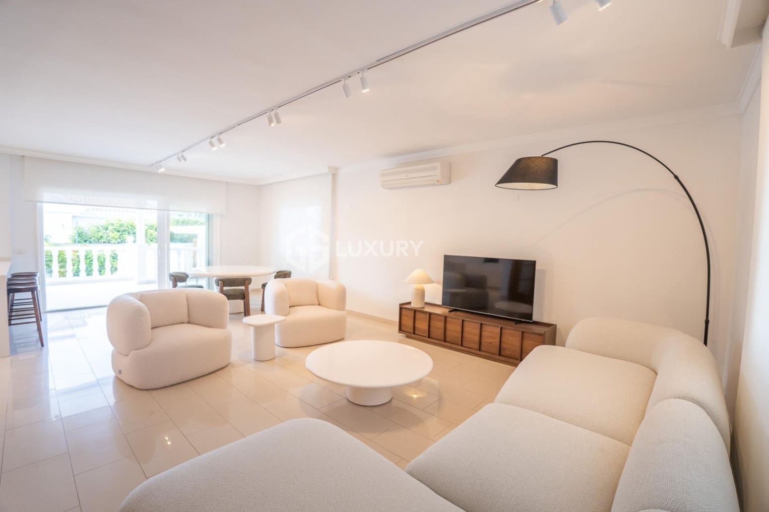 5 bedroom Villa for sale in Adeje with garage - € 3,300,000 (Ref: 9733666)