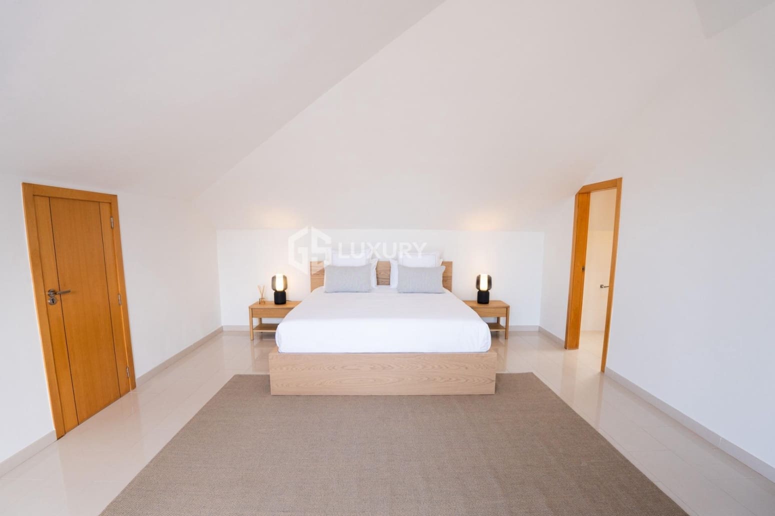 5 bedroom Villa for sale in Adeje with garage - € 3,300,000 (Ref: 9733666)