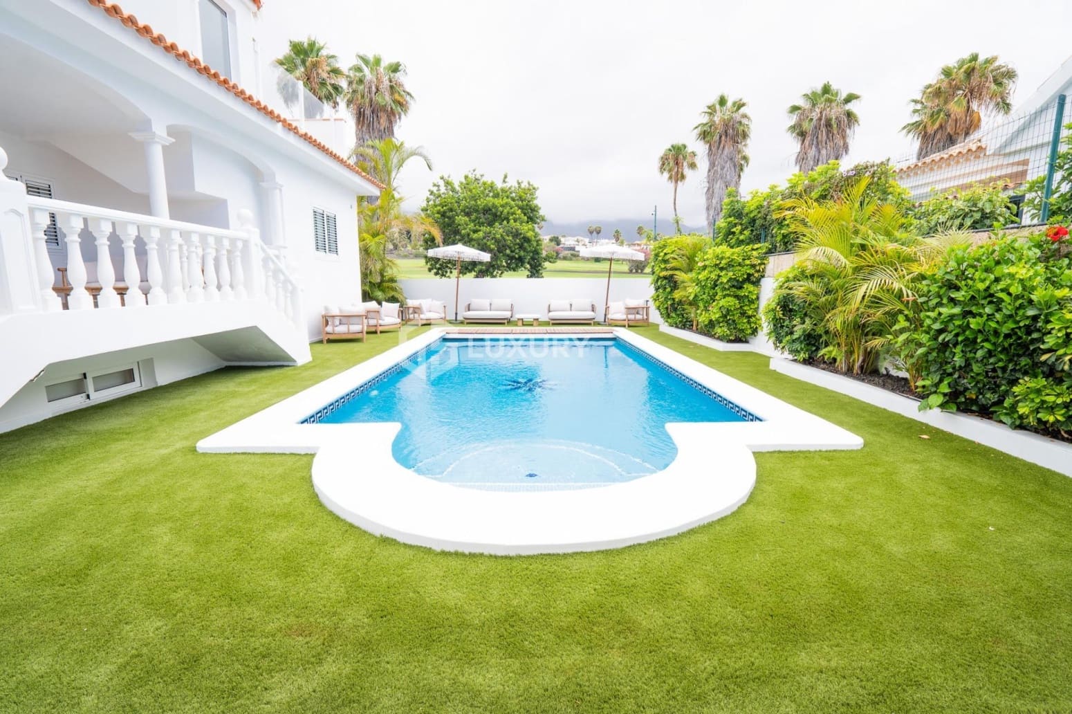 5 bedroom Villa for sale in Adeje with garage - € 3,300,000 (Ref: 9733666)