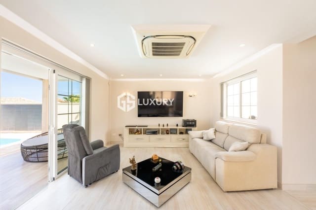 3 bedroom Villa for sale in Playa de Fañabé Alto, Adeje with garage - € 1,600,000 (Ref: 9733668)