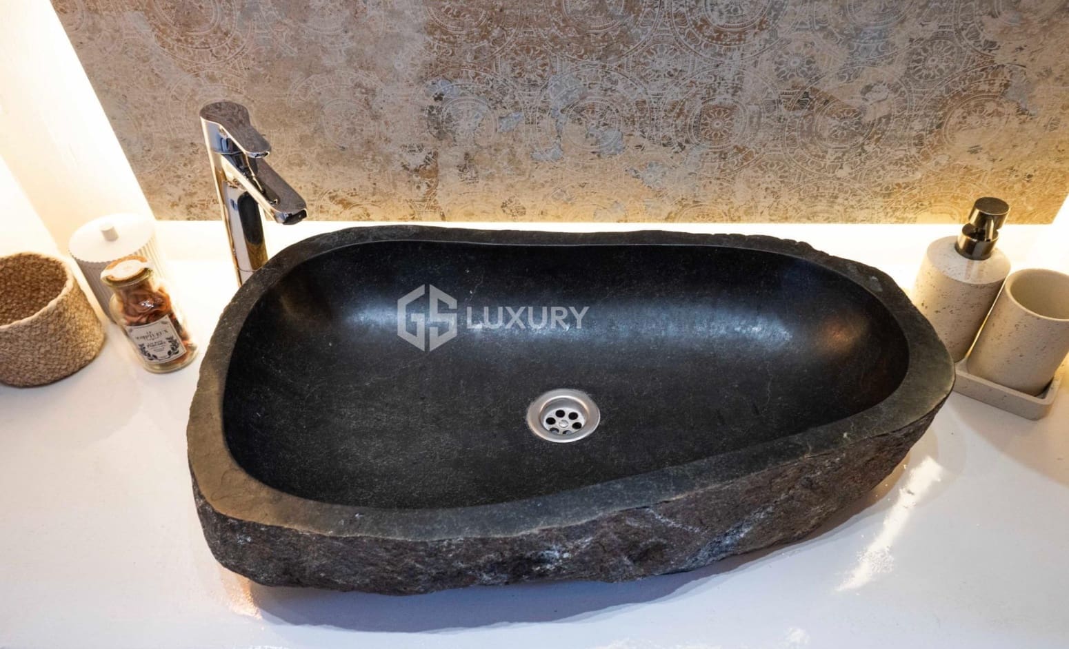 5 bedroom Villa for sale in Arona with garage - € 1,450,000 (Ref: 9734135)