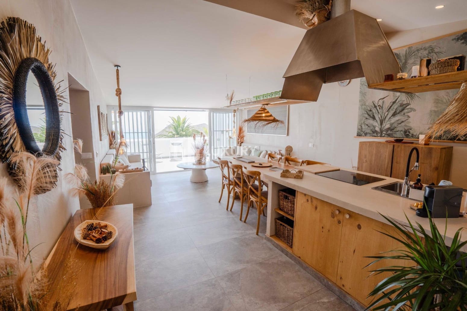 5 bedroom Villa for sale in Arona with garage - € 1,450,000 (Ref: 9734135)