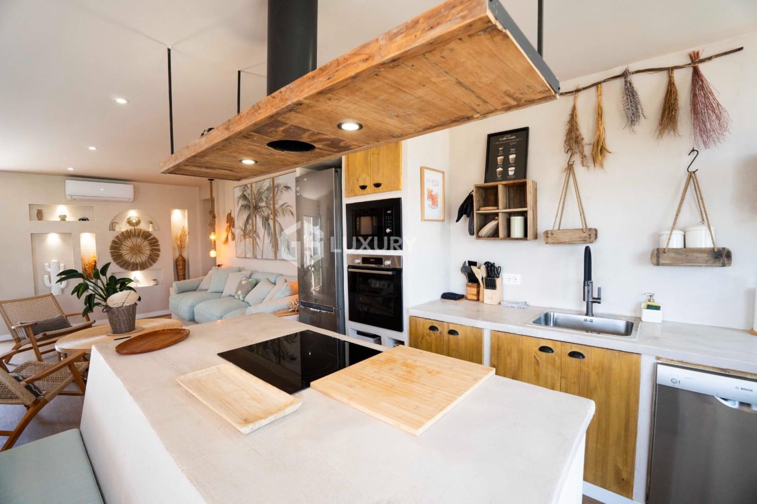 5 bedroom Villa for sale in Arona with garage - € 1,450,000 (Ref: 9734135)