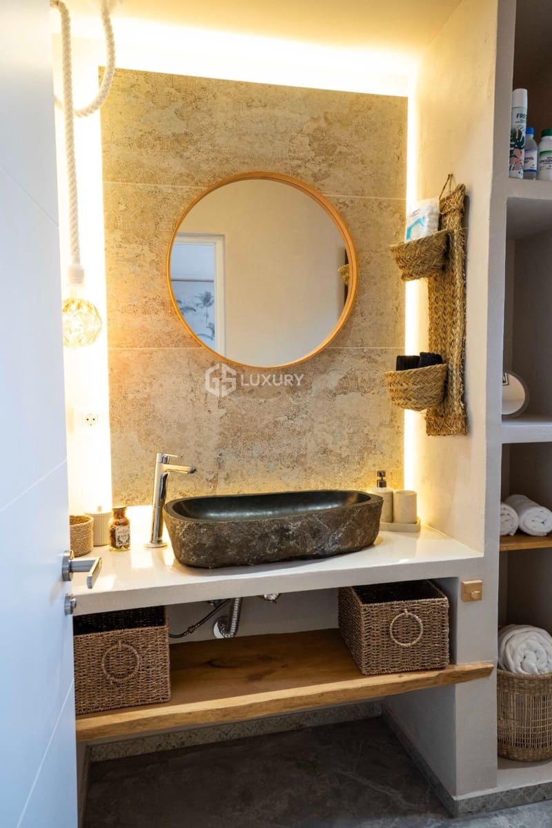 5 bedroom Villa for sale in Arona with garage - € 1,450,000 (Ref: 9734135)