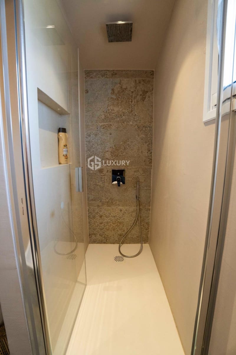 5 bedroom Villa for sale in Arona with garage - € 1,450,000 (Ref: 9734135)