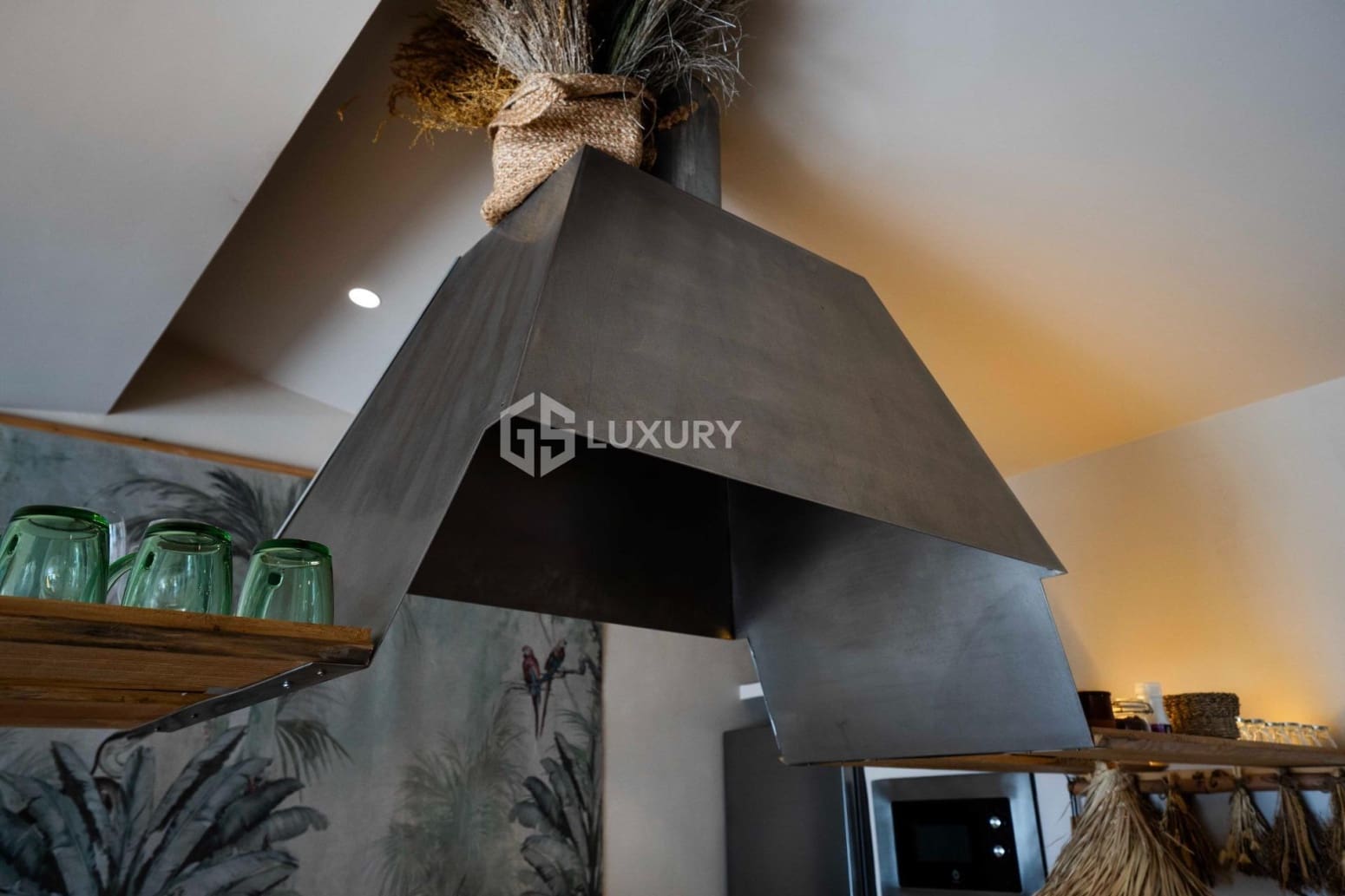 5 bedroom Villa for sale in Arona with garage - € 1,450,000 (Ref: 9734135)