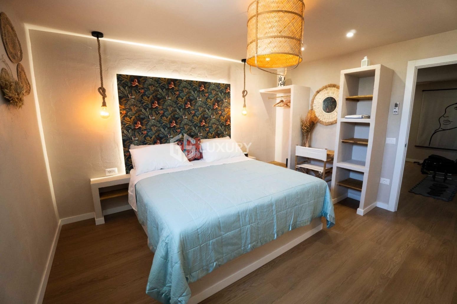 5 bedroom Villa for sale in Arona with garage - € 1,450,000 (Ref: 9734135)