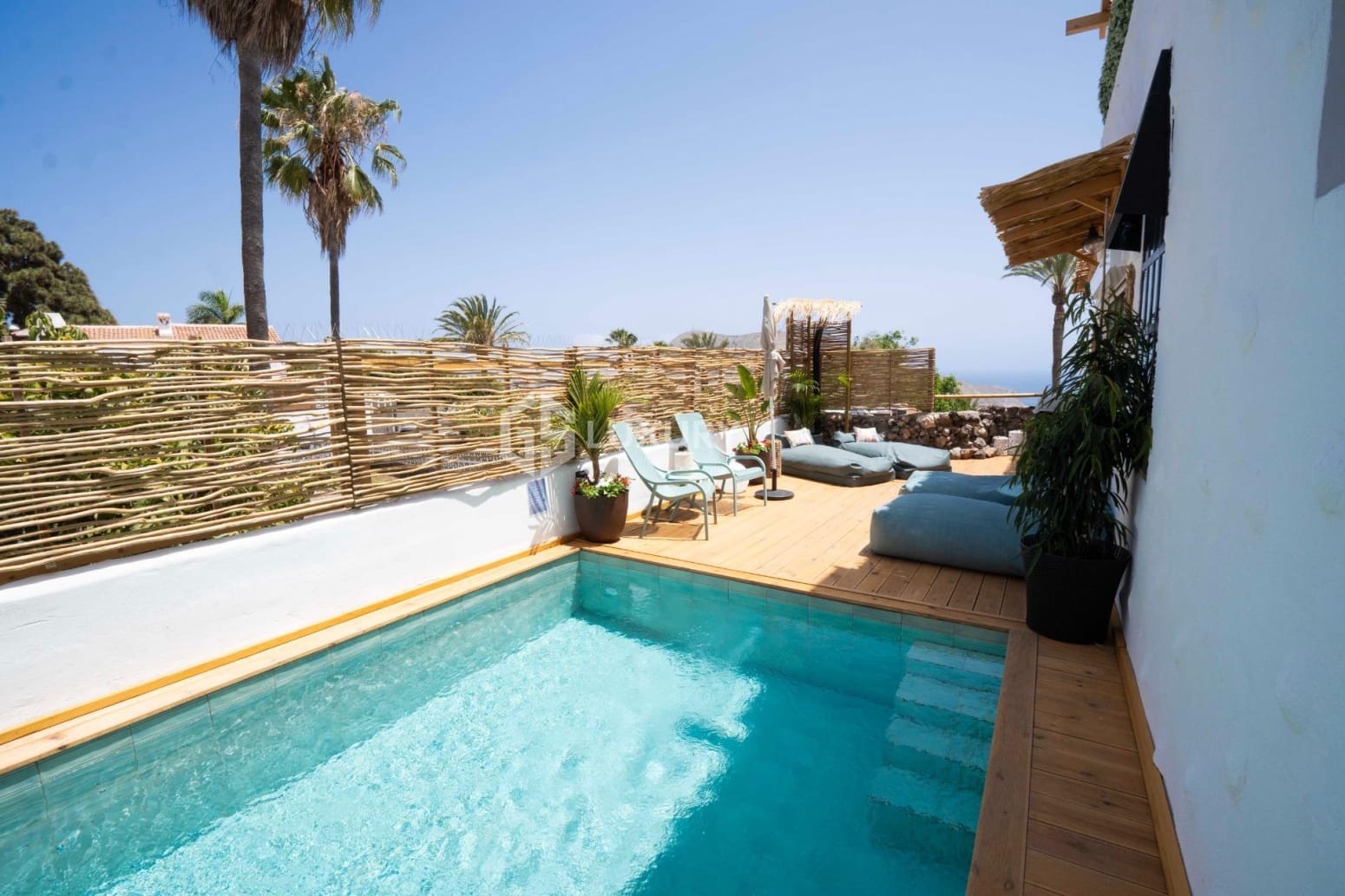 5 bedroom Villa for sale in Arona with garage - € 1,450,000 (Ref: 9734135)