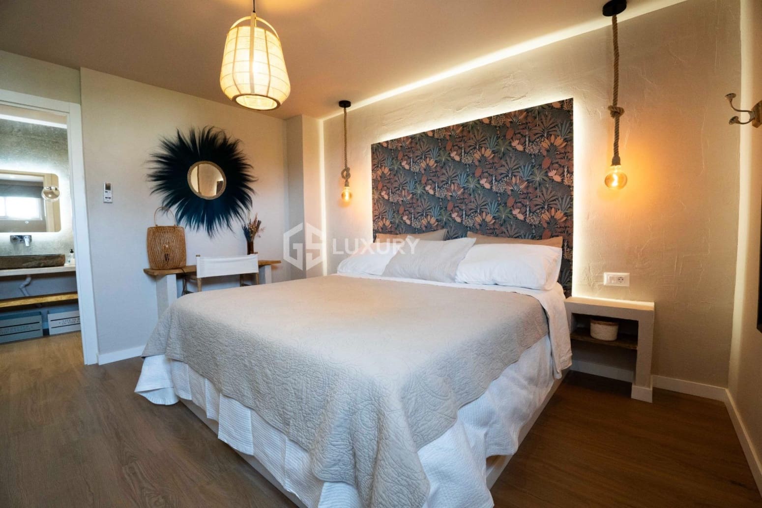 5 bedroom Villa for sale in Arona with garage - € 1,450,000 (Ref: 9734135)