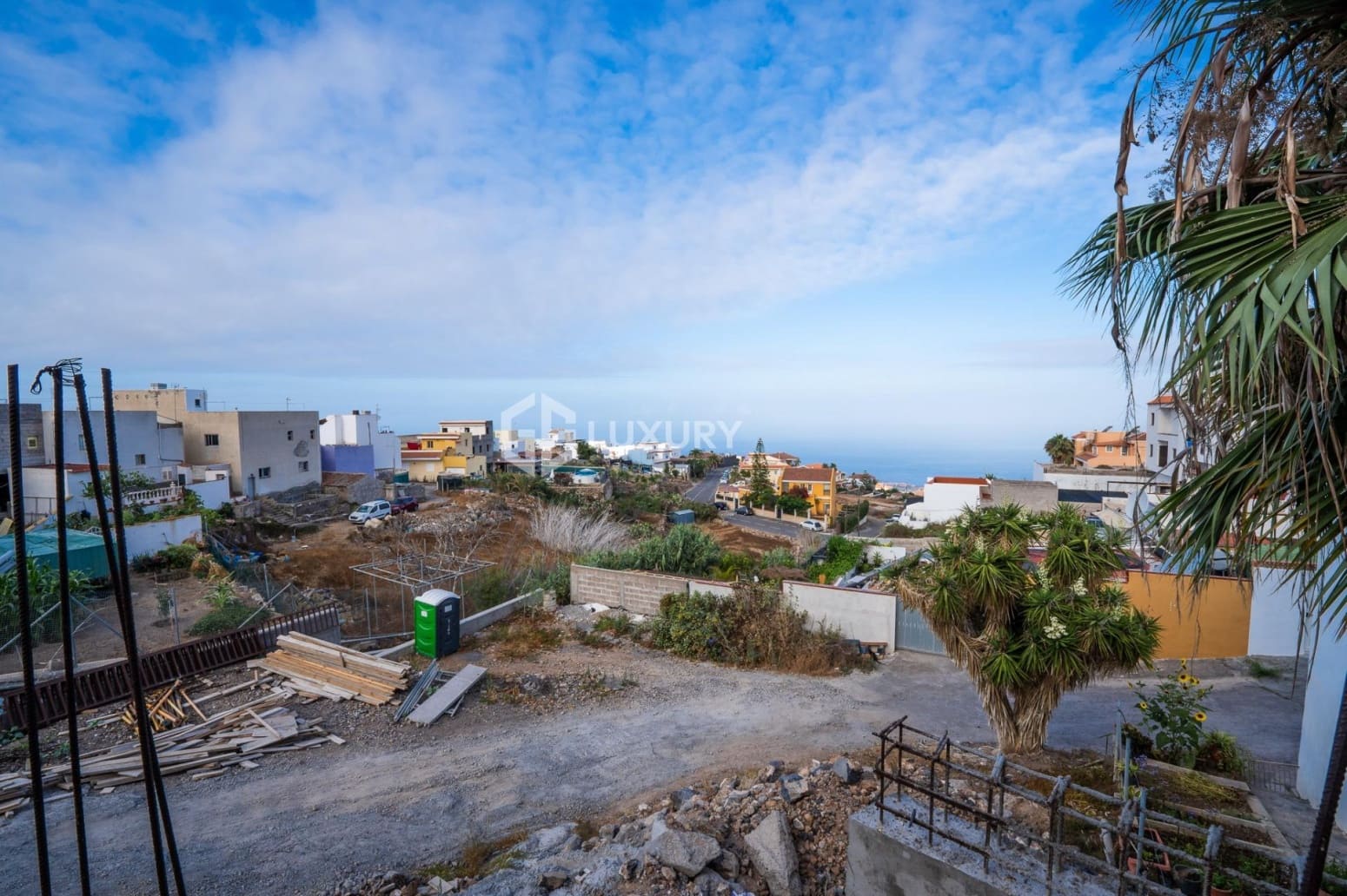 3 bedroom Villa for sale in Guia de Isora with garage - € 1,400,000 (Ref: 9734137)