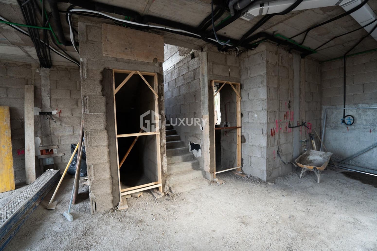 3 bedroom Villa for sale in Guia de Isora with garage - € 1,400,000 (Ref: 9734137)