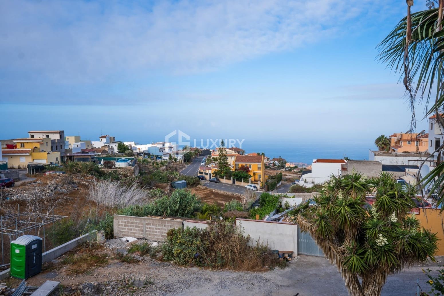 3 bedroom Villa for sale in Guia de Isora with garage - € 1,400,000 (Ref: 9734137)