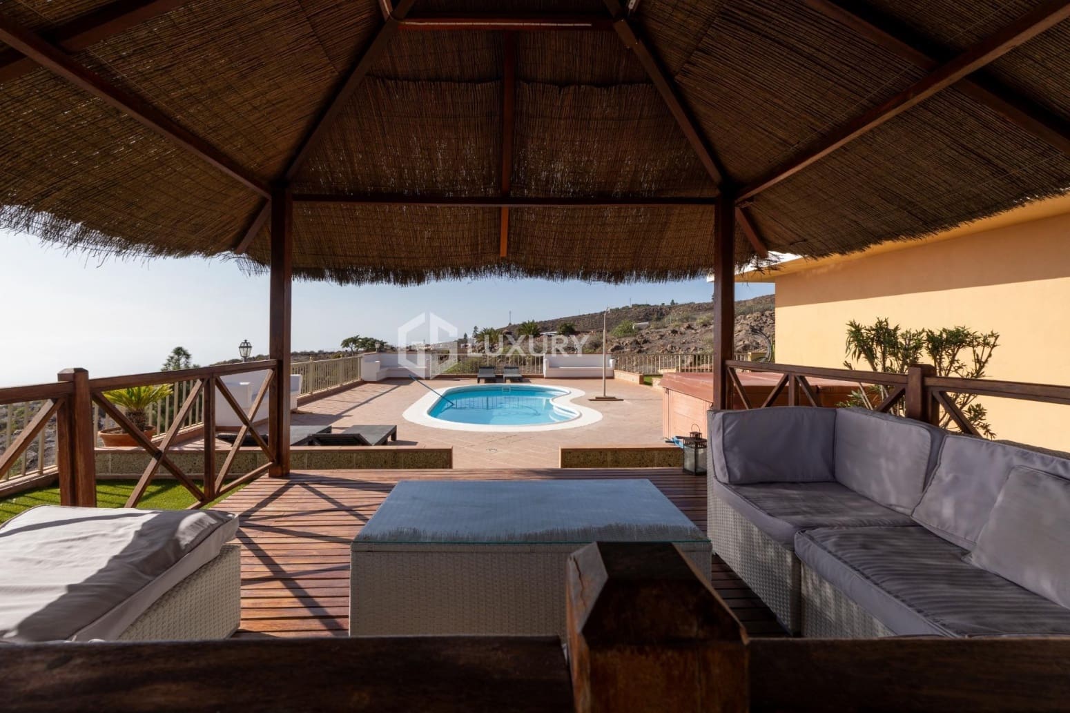 Chalet de 3 habitaciones en Adeje en venta con garaje - 1.011.000 € (Ref: 9734139)