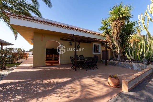 Chalet de 3 habitaciones en Los Menores, Adeje en venta con garaje - 1.011.000 € (Ref: 9734139)