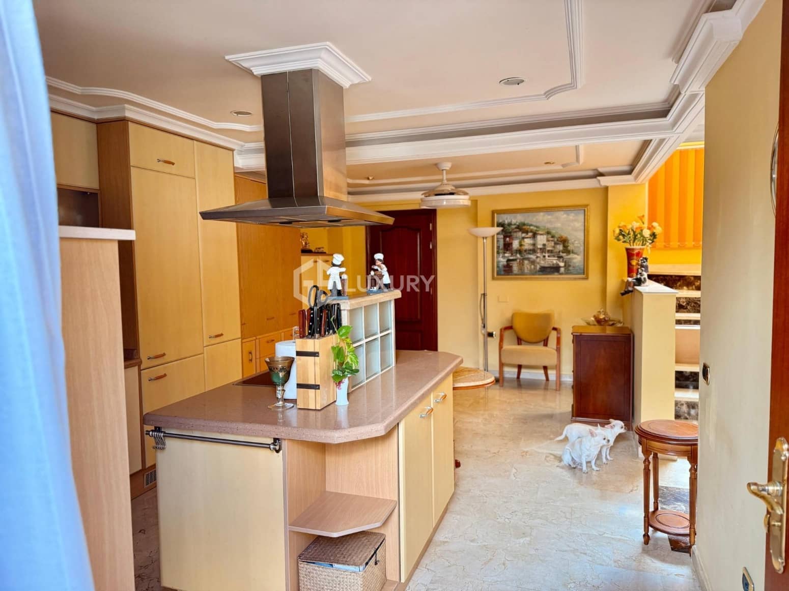 6 bedroom Villa for sale in Adeje with garage - € 1,870,000 (Ref: 9734140)