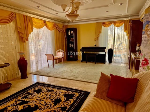 6 slaapkamer Villa te koop in Torviscas Centro y Alto, Adeje met garage - € 1.870.000 (Ref: 9734140)