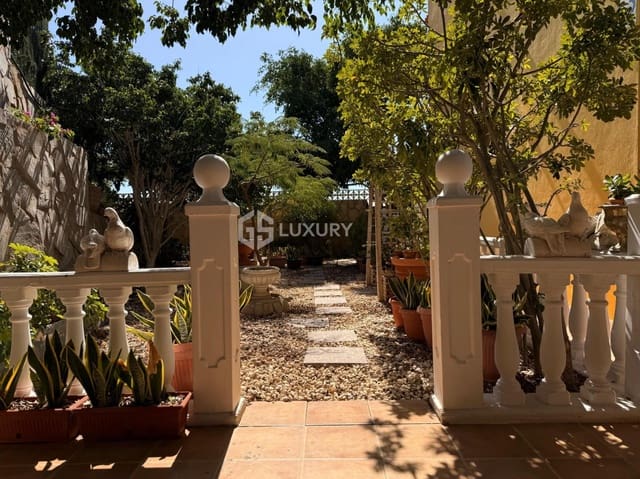 6 slaapkamer Villa te koop in Torviscas Centro y Alto, Adeje met garage - € 1.870.000 (Ref: 9734140)