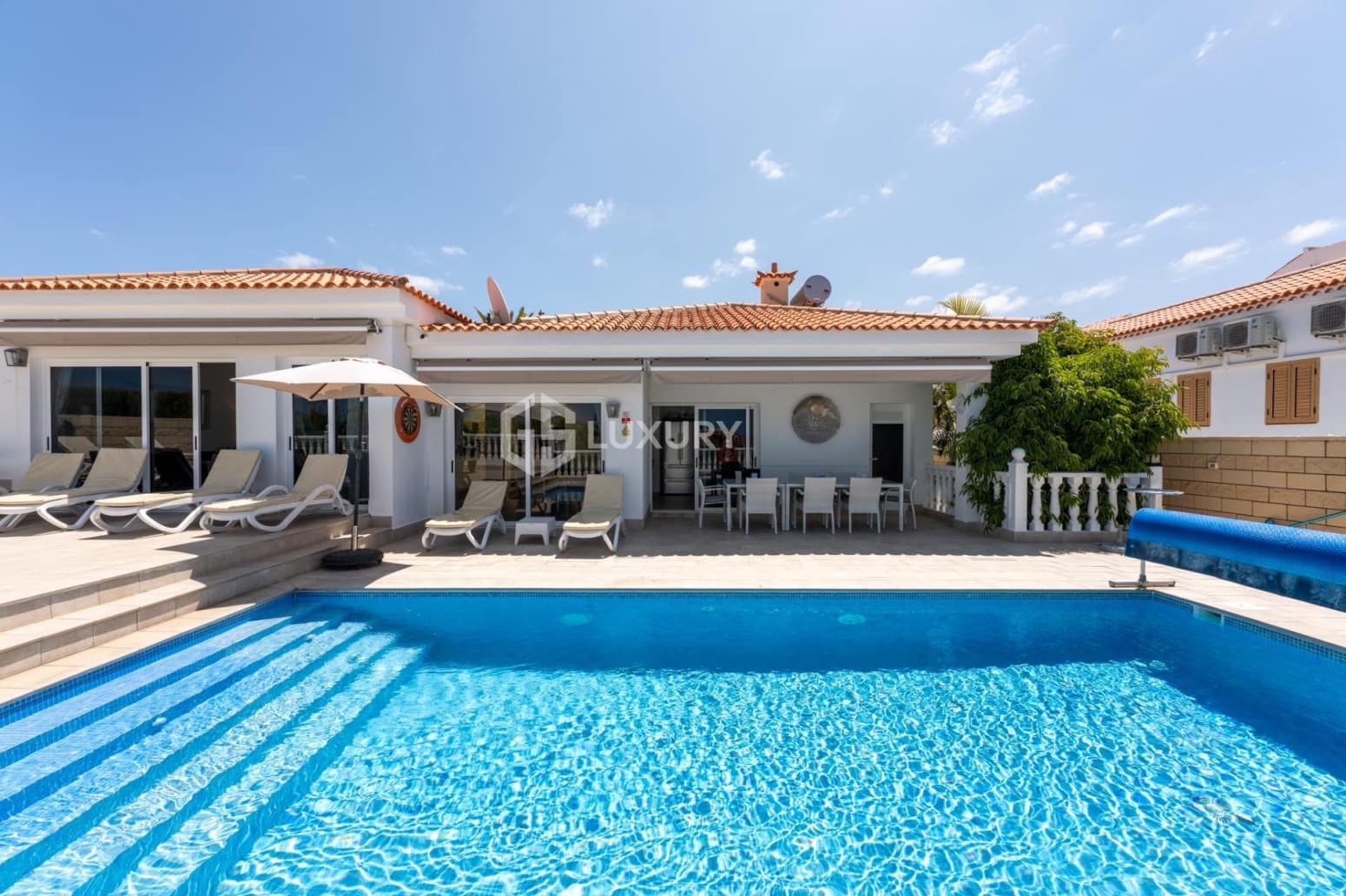 6 bedroom Villa for sale in Santiago del Teide with garage - € 1,280,000 (Ref: 9734142)