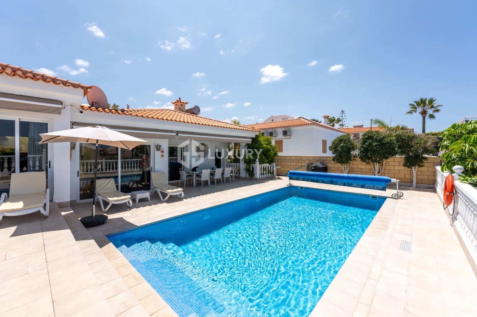 6 bedroom Villa for sale in Santiago del Teide with garage - € 1,280,000 (Ref: 9734142)